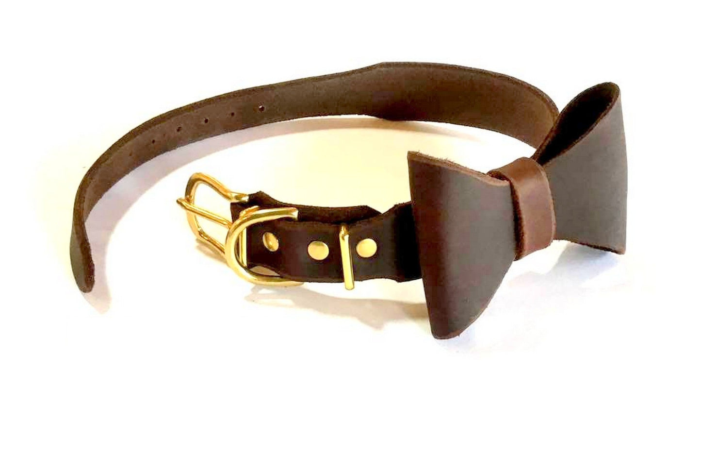 "Lola" mit Fliege, abnehmbar, Halsband, Leder, Fettleder, Hund