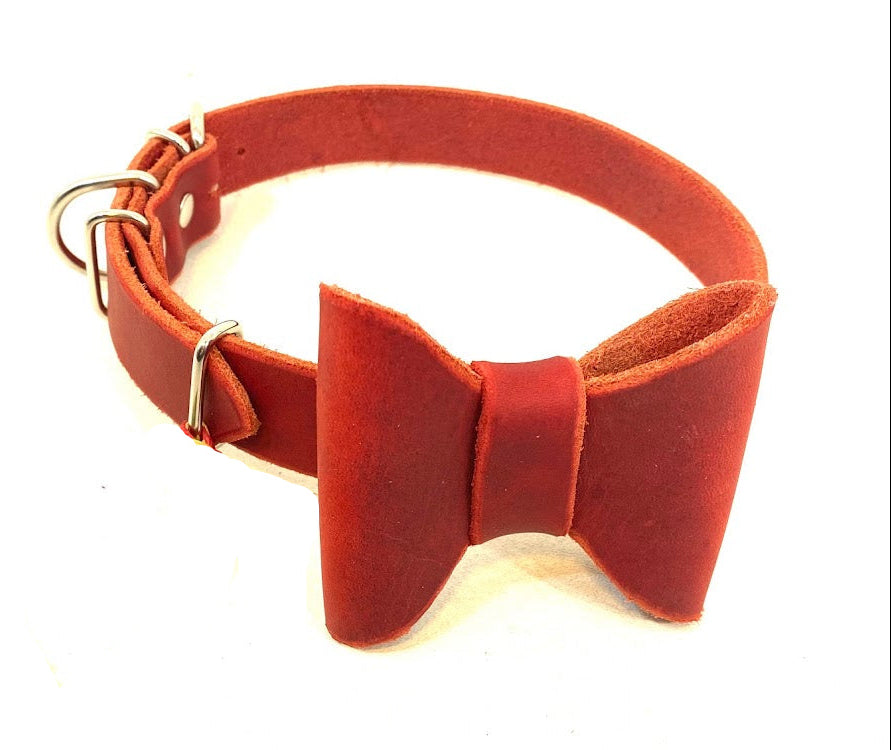 "Lola" mit Fliege, abnehmbar, Halsband, Leder, Fettleder, Hund